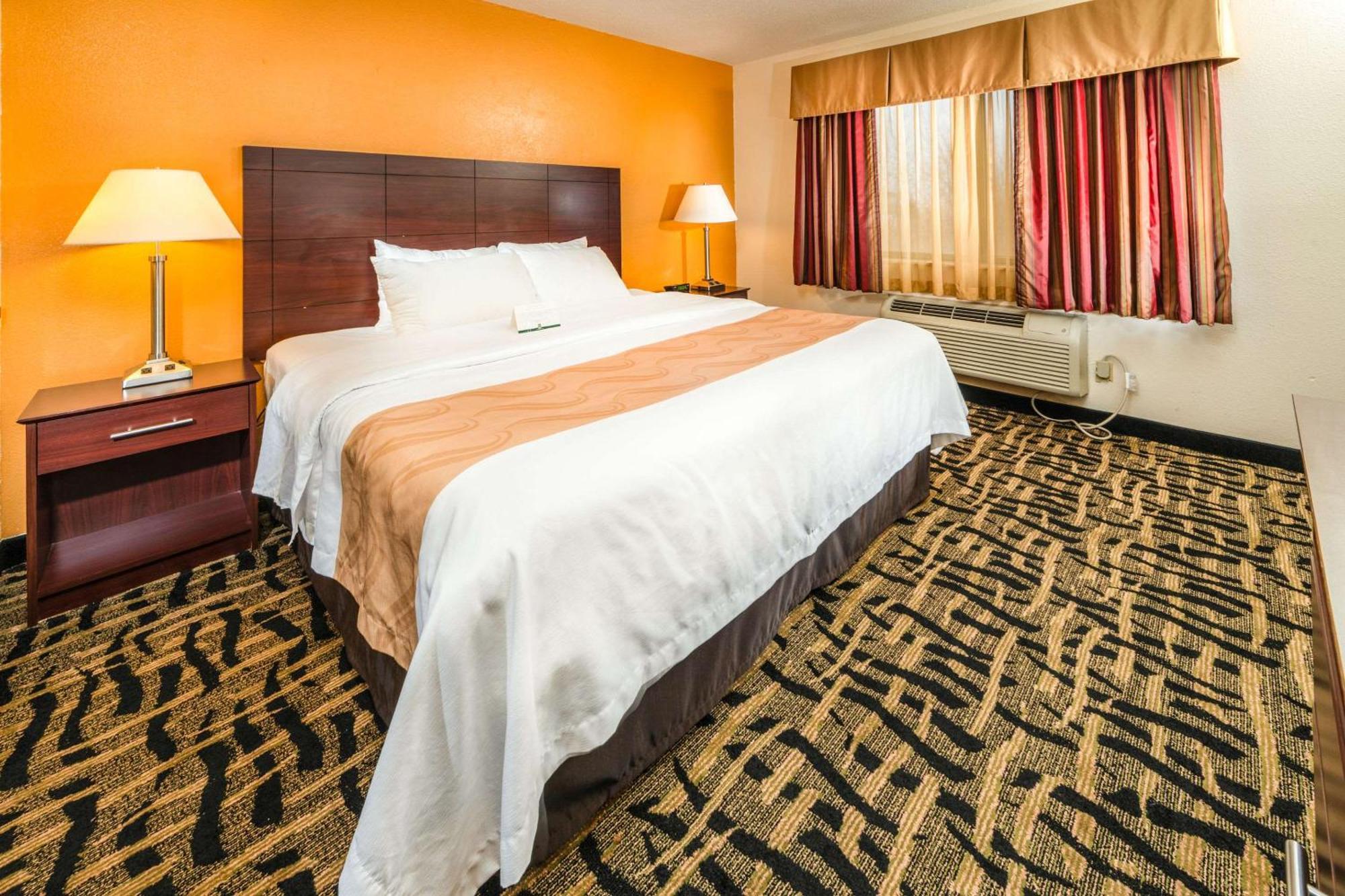 Quality Inn & Suites Danville Exterior photo