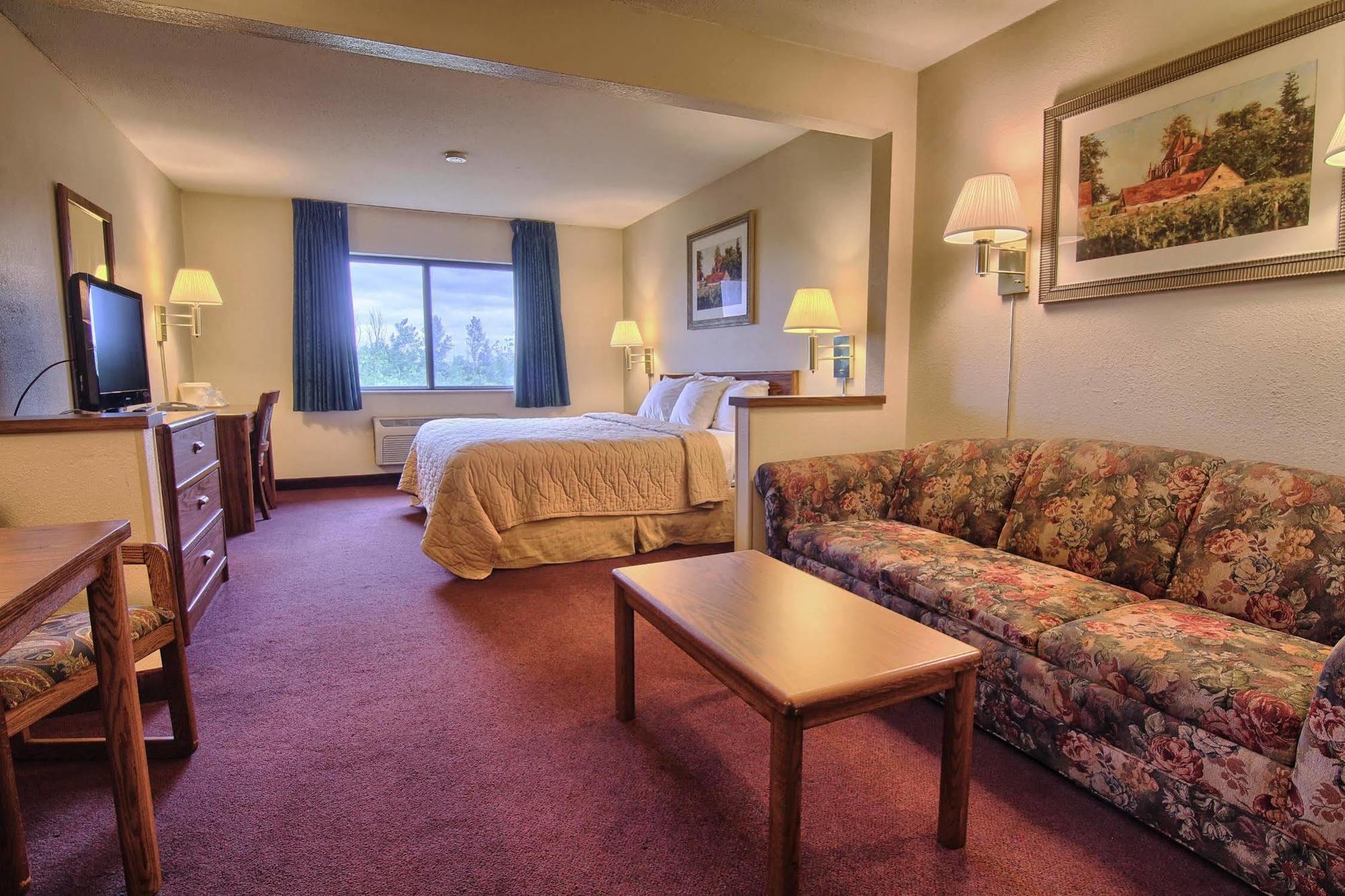 Quality Inn & Suites Danville Exterior photo
