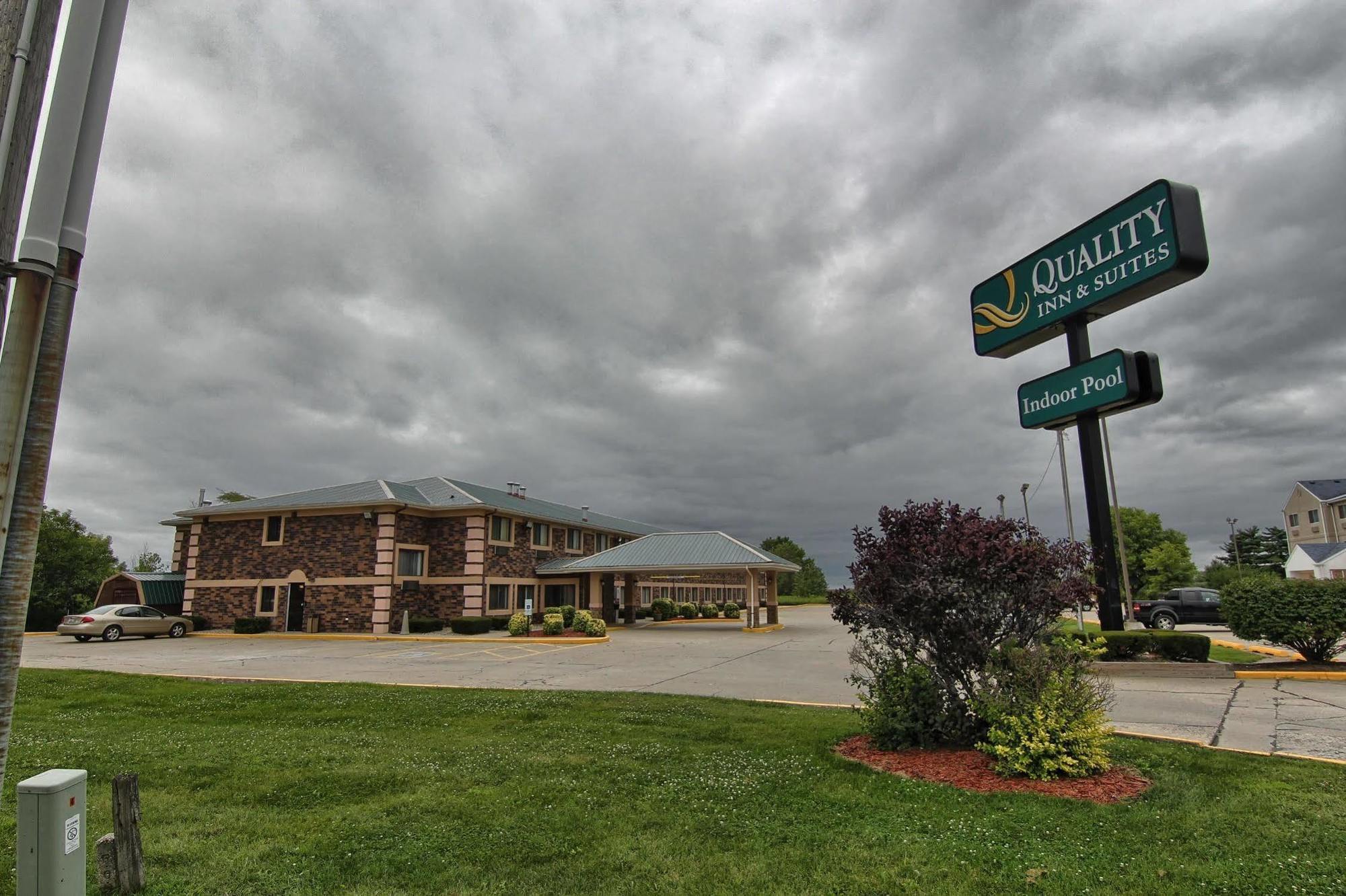 Quality Inn & Suites Danville Exterior photo
