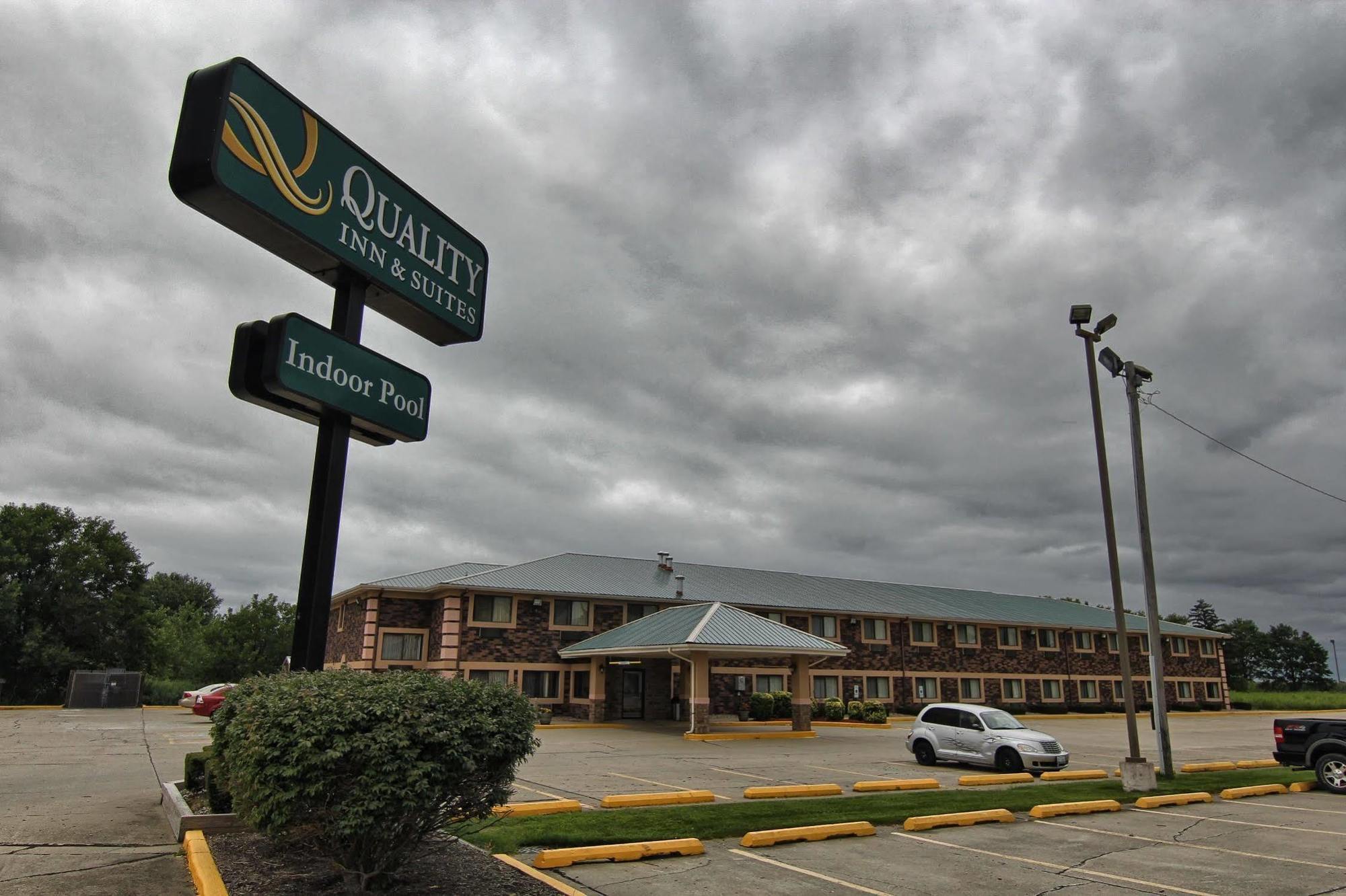 Quality Inn & Suites Danville Exterior photo